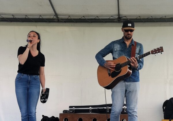 Positive Vibers ( domenica 11 maggio ore 18.30)
