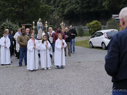 2019 - 10-06 Buguggiate - Processione con la statua della Madonna presieduta da don Giorgio Longo